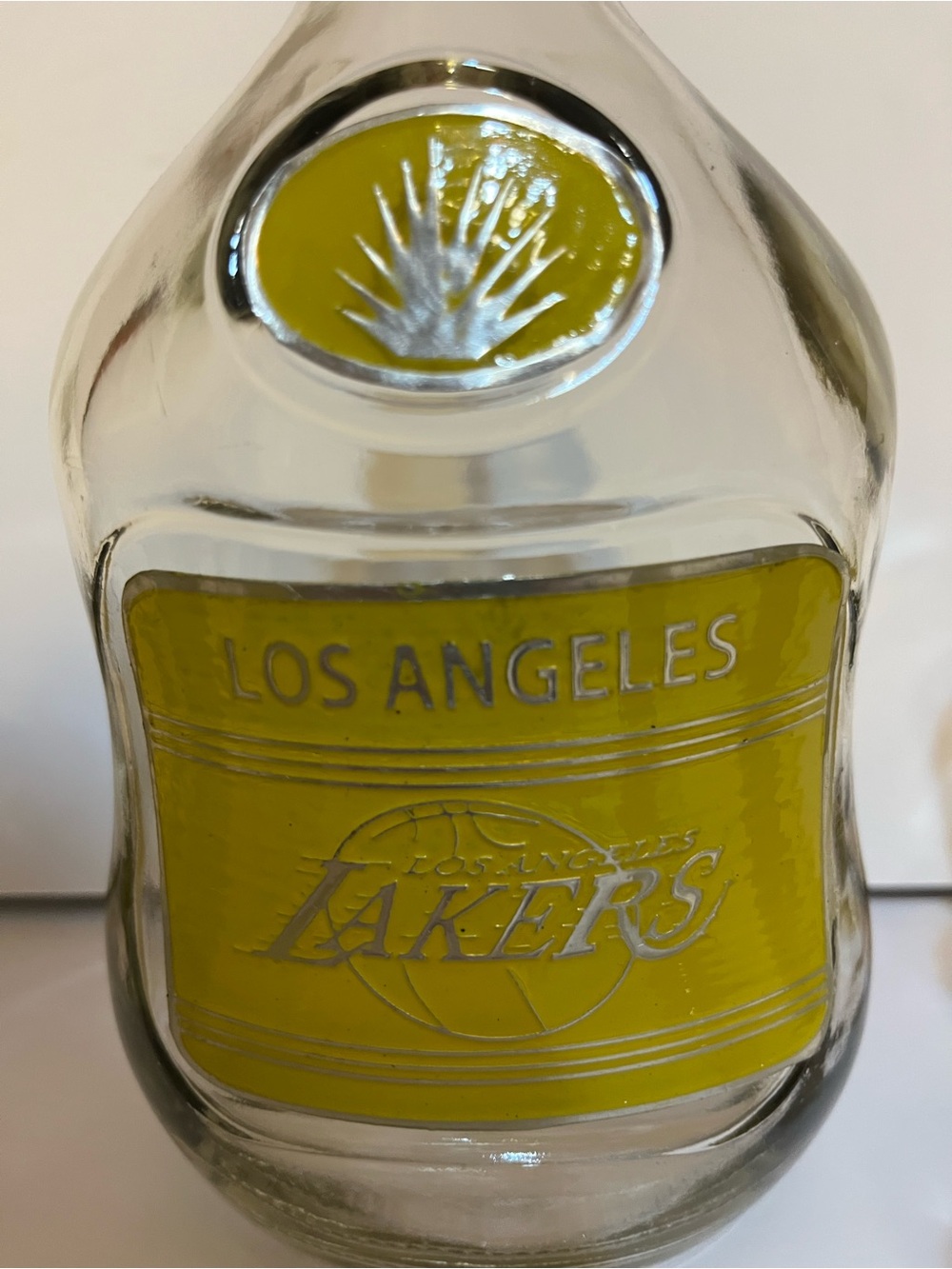 Los Angeles Lakers Glass Liquor Decanter & 6 Shot Glass Set - Embossed Labels